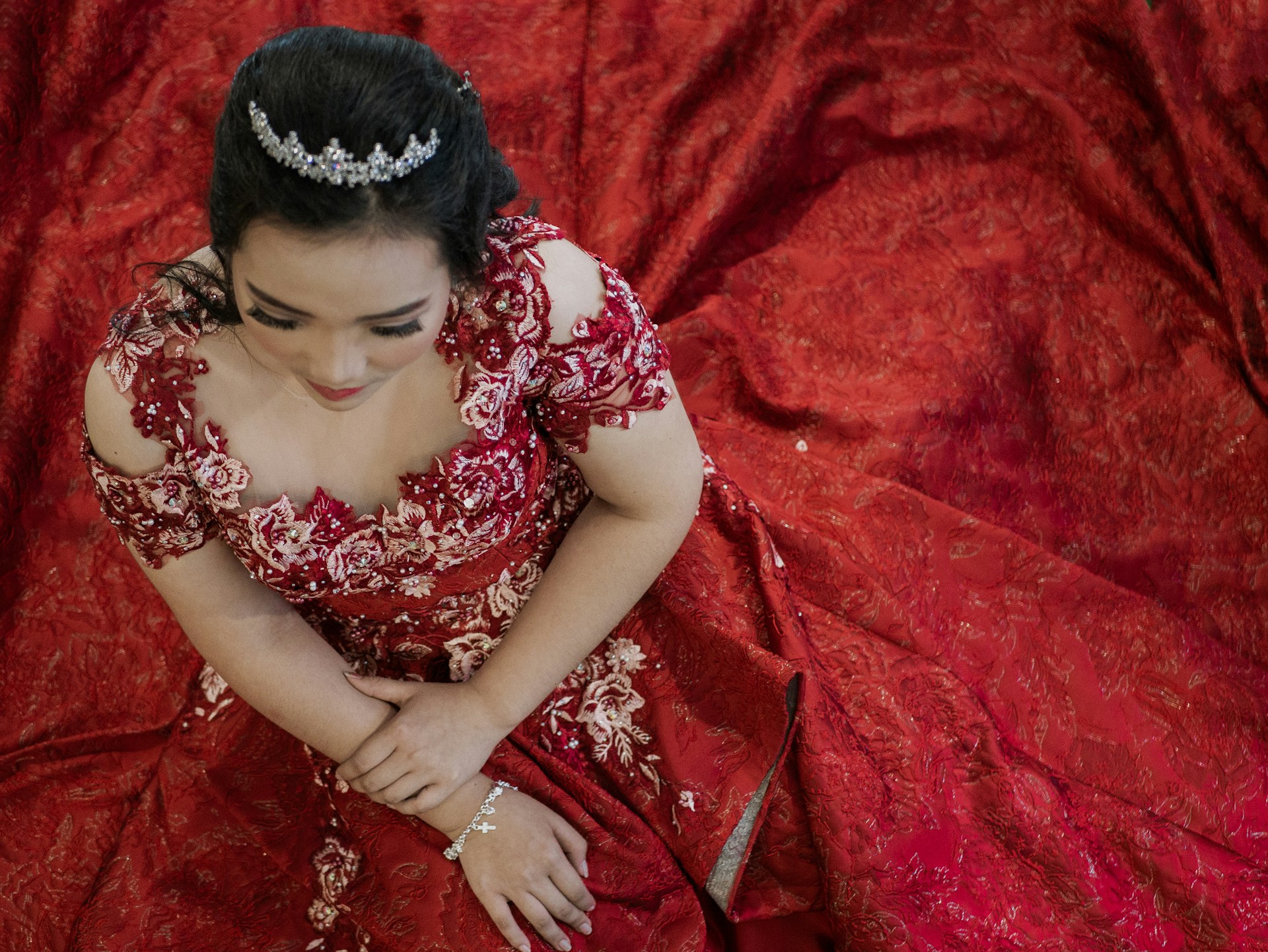 robe de mariée en rouge et blanc robe de mariée en rouge et blanc